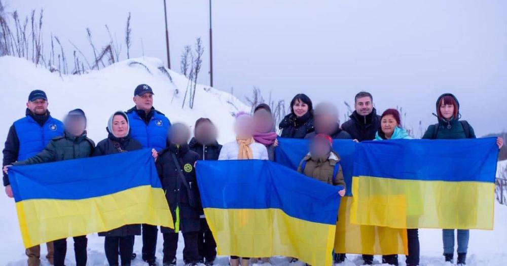 "Предрождественское чудо": Украина вернула восьмерых похищенных Россией детей, — Ермак
