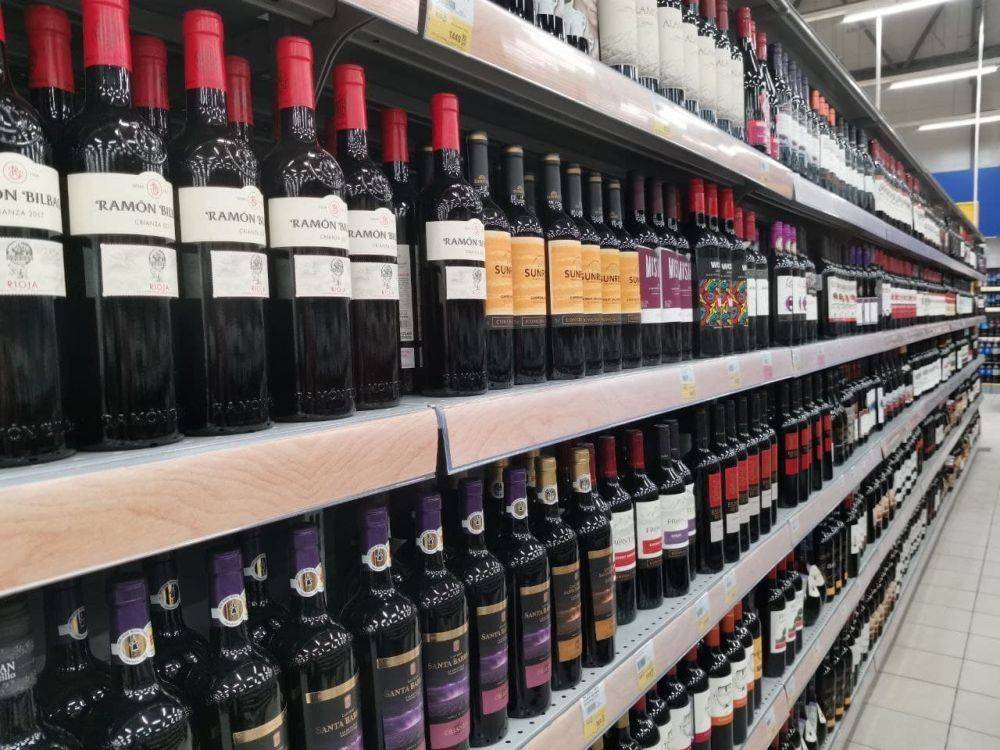 Россиян предупредили о скачке цен на импортные вина