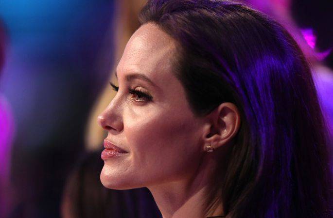 Поклонники молятся о ее здоровье: у Анджелины Джоли возник паралич лица
