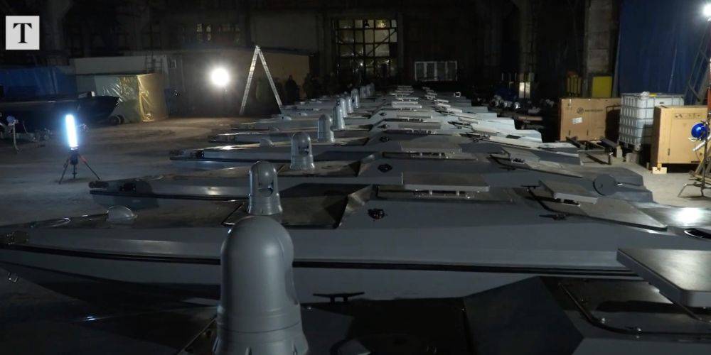«Взрывчатки хватит на весь российский флот». The Times показало секретную базу украинских морских дронов на Днепре — видео