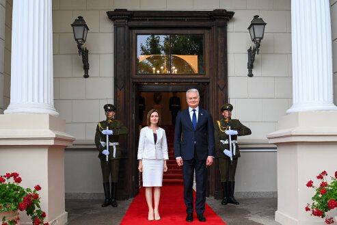 В беседе с молдавской коллегой президент выразил поддержку европейскому курсу Молдавии