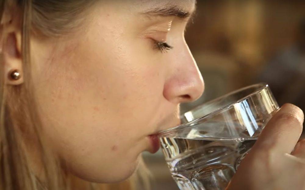 Вы точно этому удивитесь: что начнет происходить с организмом, если каждое утро пить теплую воду