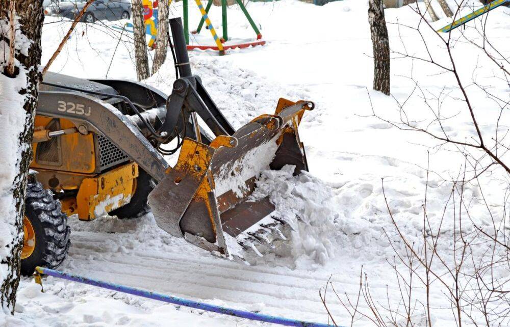 Коммунальщиков оштрафовали за заваленные снегом дороги и мосты в Бежецке