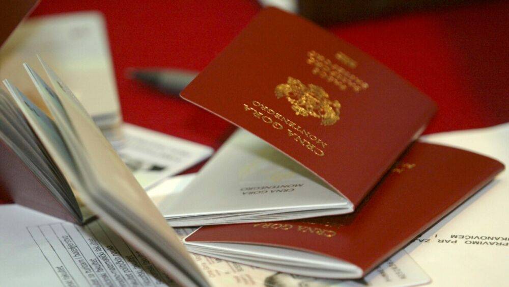 Черногория закрыла программу выдачи "золотых паспортов"