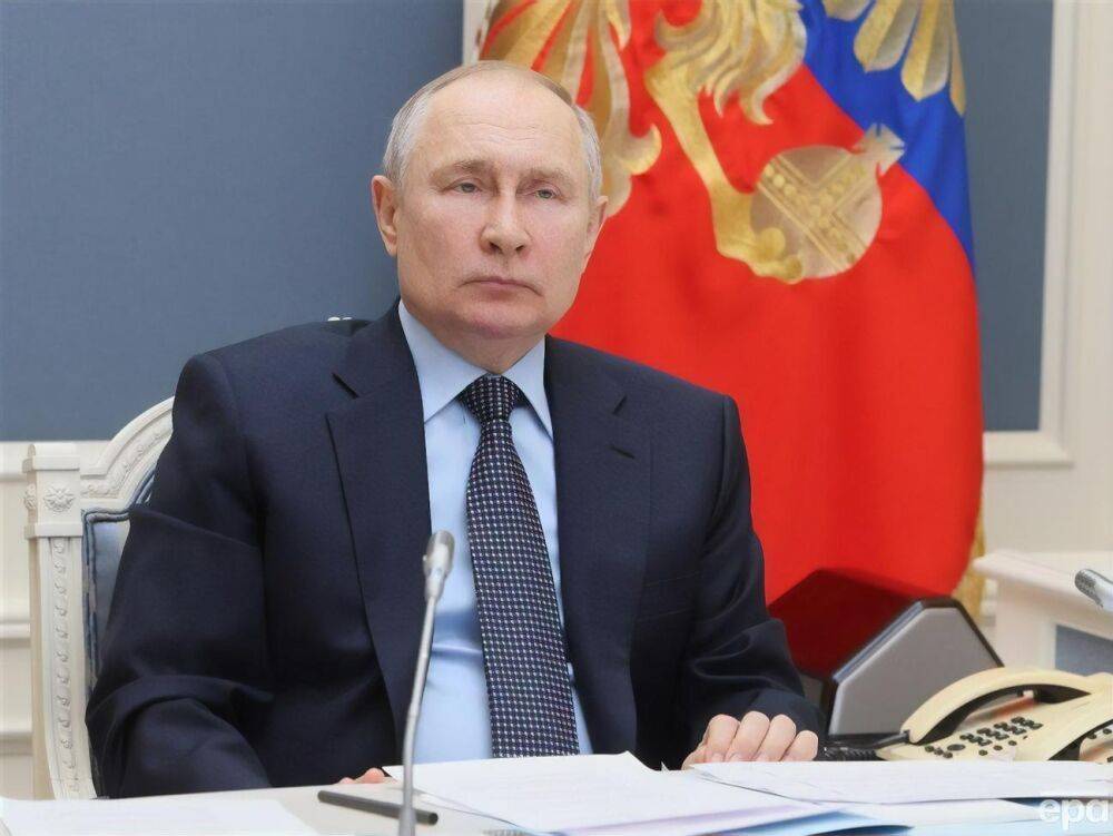 СМИ узнали, что Роскомнадзор составил перечень оскорблений Путина и мониторит их в сети. Среди них "засрун", "сцуль" и "царь"