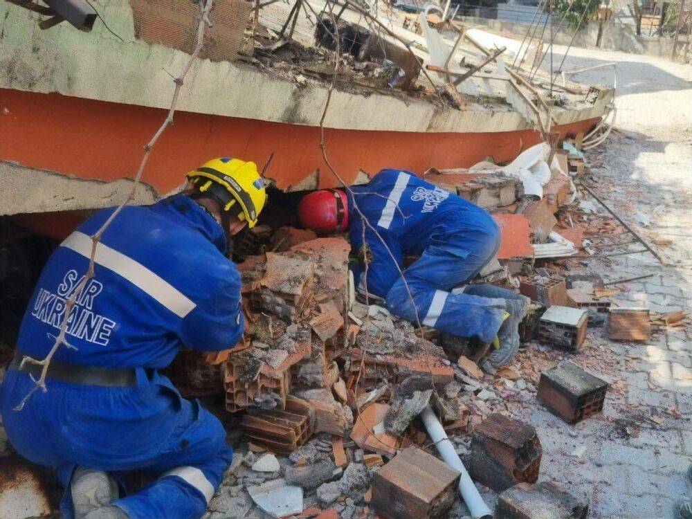 В Турции украинские спасатели разобрали 52 завала после землетрясения и помогли ребенку