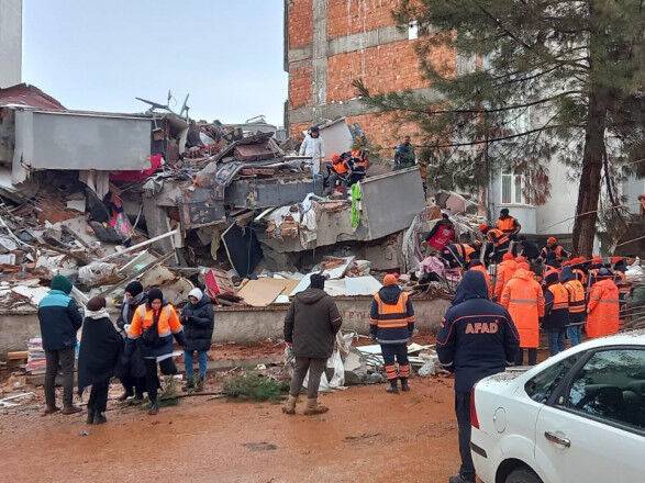 Мощное землетрясение в Турции и Сирии унесло жизни уже более 34 тысяч человек
