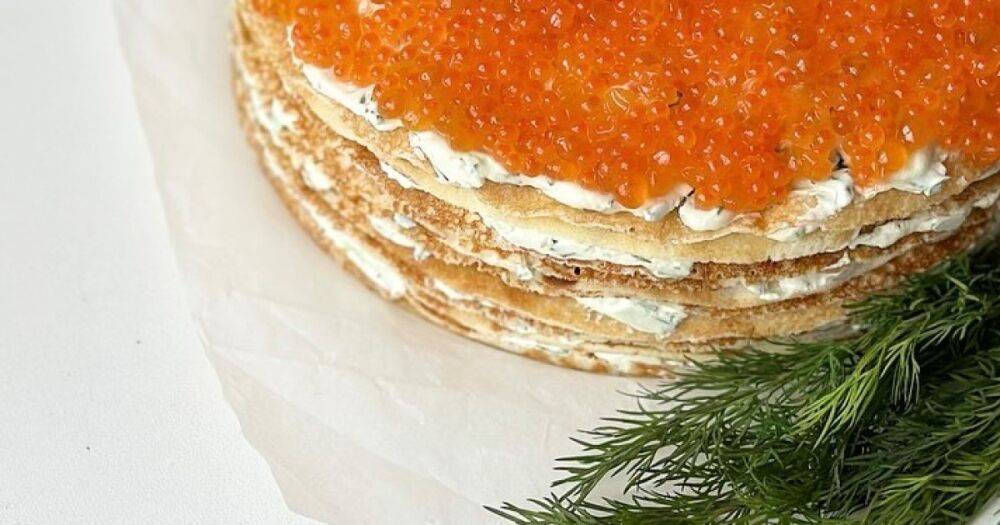 Изысканно и вкусно: рецепт закусочного торта с красной икрой и лососем (видео)