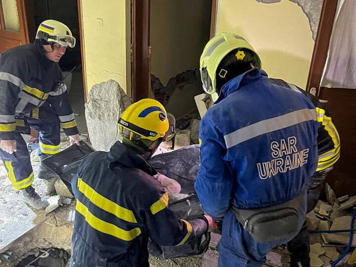 ГСЧС показало работу украинских спасателей в Турции. Видео