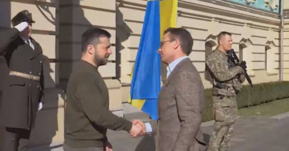 Премьер Швеции приехал в Украину на встречу с Зеленским (ВИДЕО)