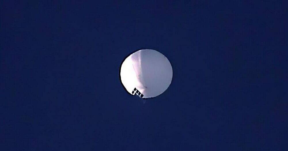 "Я не приношу извинений": Байден отреагировал на сбитие летающих шаров над США (видео)