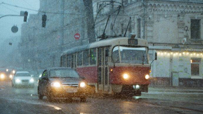 56 дней без электротранспорта: Троллейбусы и трамваи в Киеве вернулись на маршруты