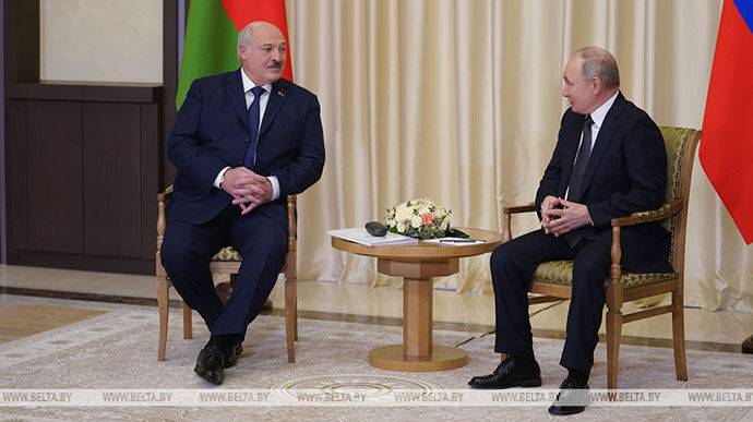Марионетка Путина Лукашенко заявил, что не мог не примчаться на зов своего хозяина