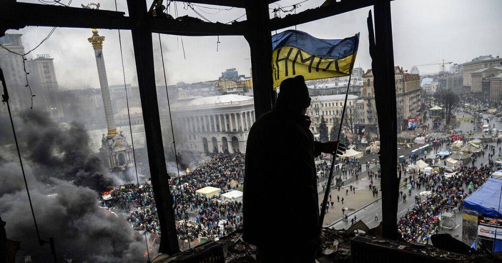 Во время расстрела активистов Майдана Янукович активно общался с Медведчуком, — Офис генпрокурора