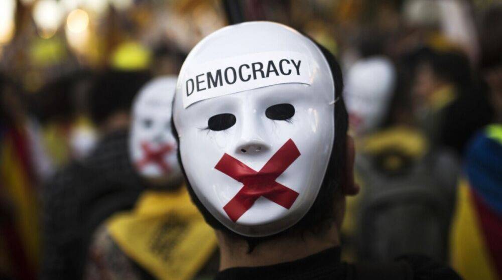 Индекс демократии: рф показала наибольший регресс среди всех стран и приобретает черты диктатуры