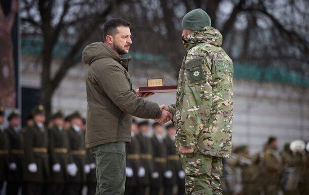 Зеленский вручил награды украинским военным