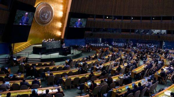 ООН приняла резолюцию с призывом к России о выводе войск из Украины и прекращении войны