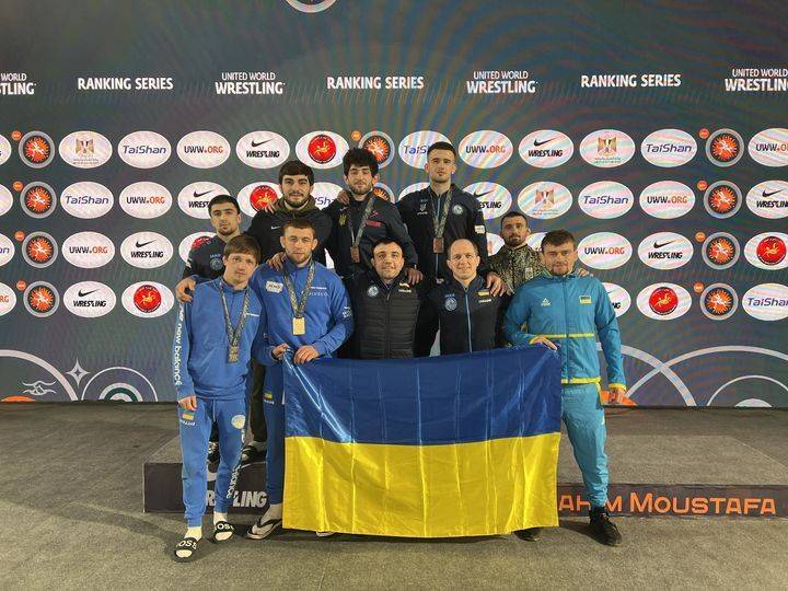 Сборная Украины по вольной борьбе завоевала пять наград на турнире в Александрии