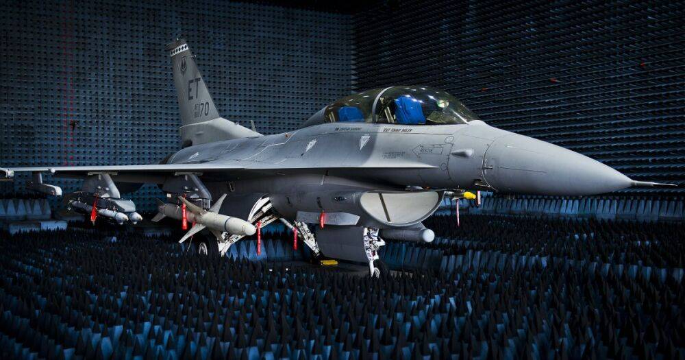 "Переломный момент": в Конгрессе США сообщили, когда Украина может получить самолеты F-16