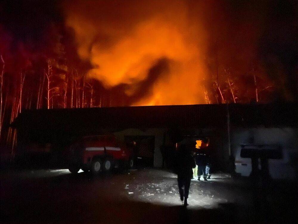 Оккупанты ночью обстреляли пожарную часть в Святогорске. Один спасатель погиб, четверо ранены – ОВА