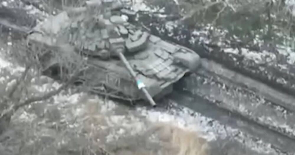Дрон "ослепил" российский танк во время штурма: ВСУ захватили позиции ВС РФ (видео)