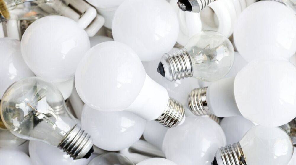 Стало известно, сколько LED-лампочек украинцы получили за три дня