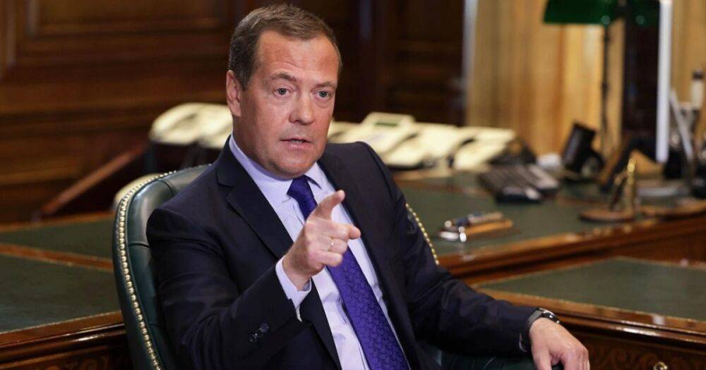 "Запылает вся Украина": Медведев пригрозил ядерным ответом на удары по Крыму
