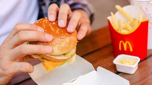 Из меню McDonald's в Израиле пропал чизбургер: в чем причина