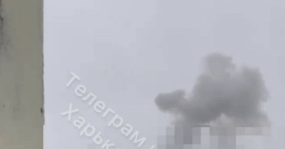 ВС РФ обстреляли центр Харькова: одна из ракет попала в жилой дом (видео)