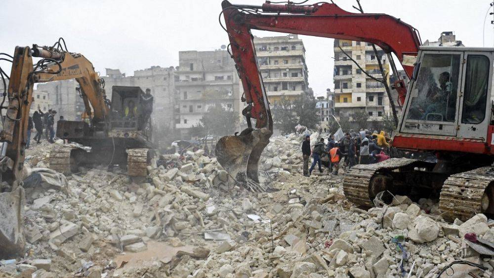 Число жертв землетрясения в Сирии и Турции растёт