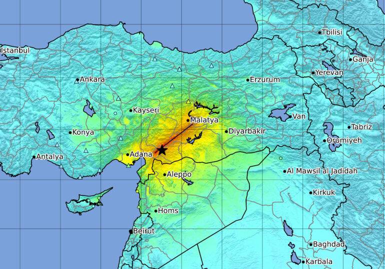 Землетрясения в Турции нарушили работу инфраструктуры интернета: в некоторых регионах трафик упал почти до нуля
