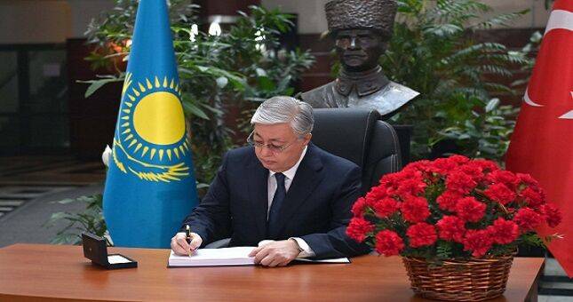 Президент Казахстана поручил правительству выделить $1 млн на оказание помощи Турции