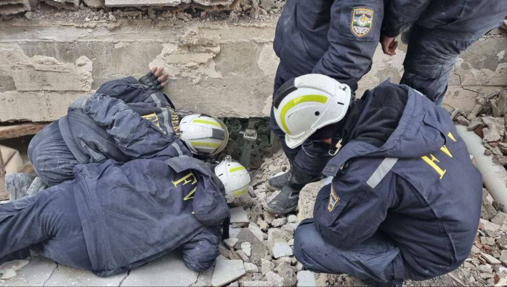 В Турции из-под завалов спасен гражданин Узбекистана