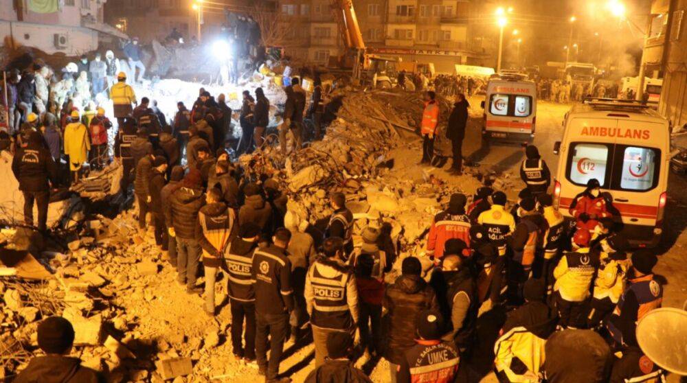 В Турции и Сирии уже почти 16 тысяч погибших в результате землетрясения