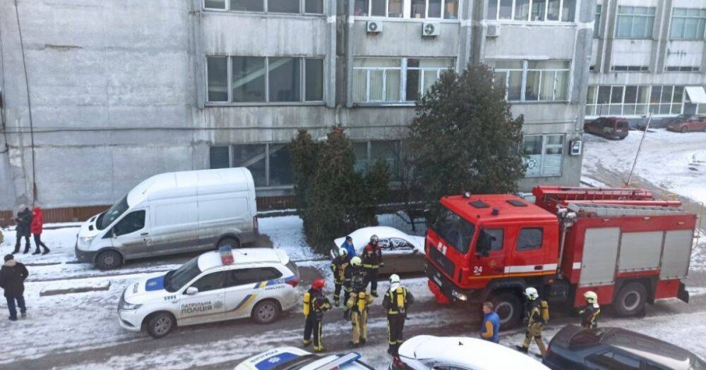 В Киеве прогремел взрыв на территории бывшего завода: есть погибший (фото)