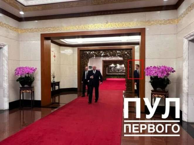 Николай Лукашенко пытался спрятаться от фотографа в Пекине. Но что-то пошло не так