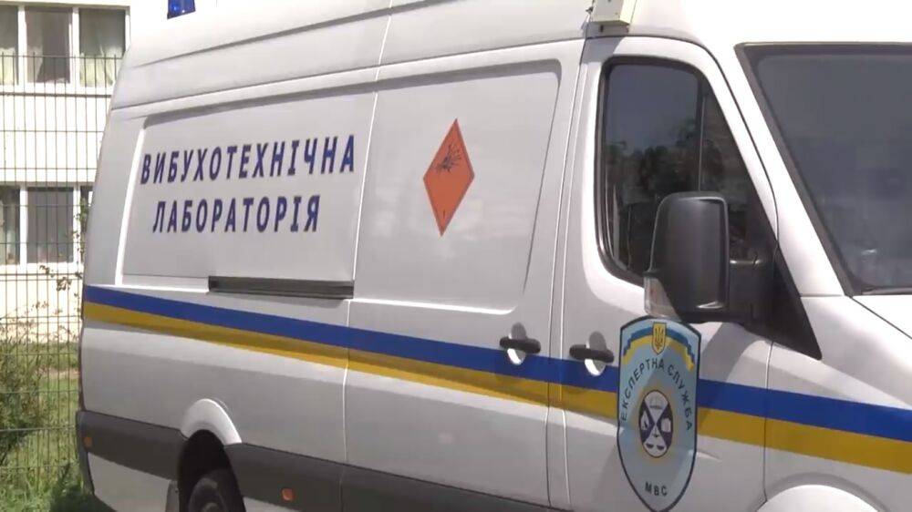 В киевском ТРЦ произошло ЧП из-за гранаты: посетителей экстренно эвакуируют