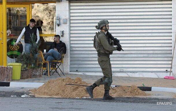 Израильские военные убили открывших по ним огонь трех палестинцев