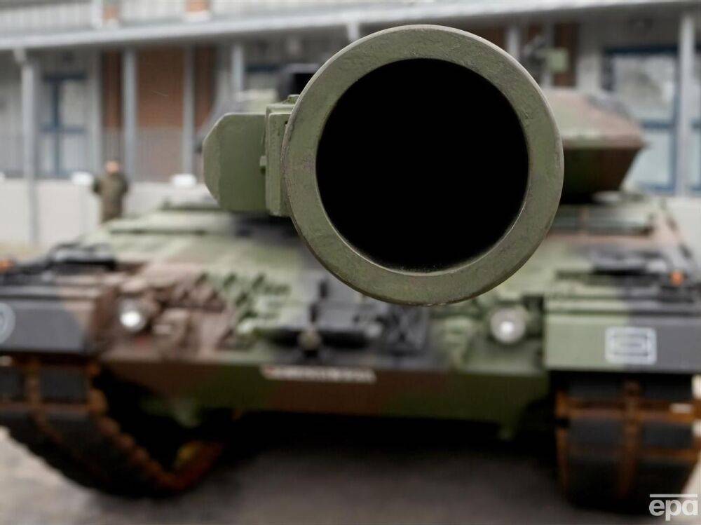Французский телеканал показал, как украинcкие военные обучаются управлять Leopard 2