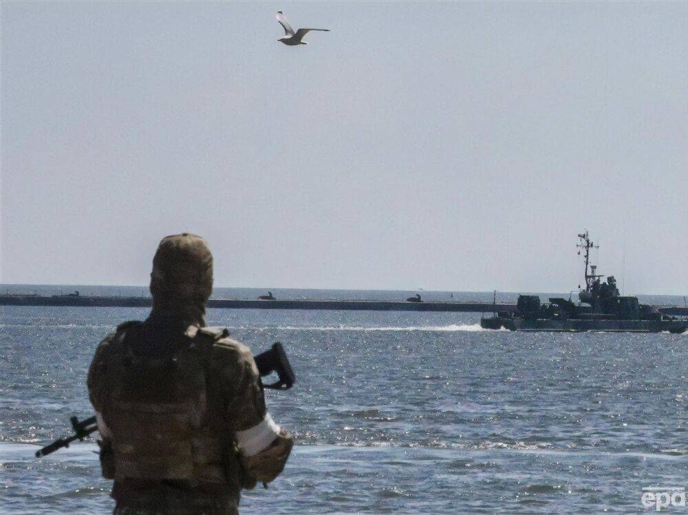 Недалеко от берегов Крыма замечен американский дрон-разведчик