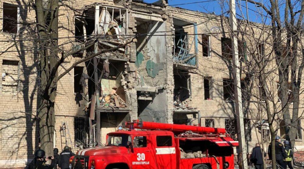 Оккупанты обстреляли Краматорск, есть попадания по жилым домам – фото