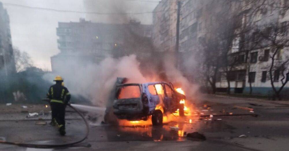 В Мелитополе подорвали автомобиль: внутри мог быть коллаборант-"чиновник" (фото, видео)
