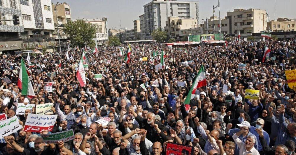 В крупных городах Ирана возобновились антиправительственные протесты