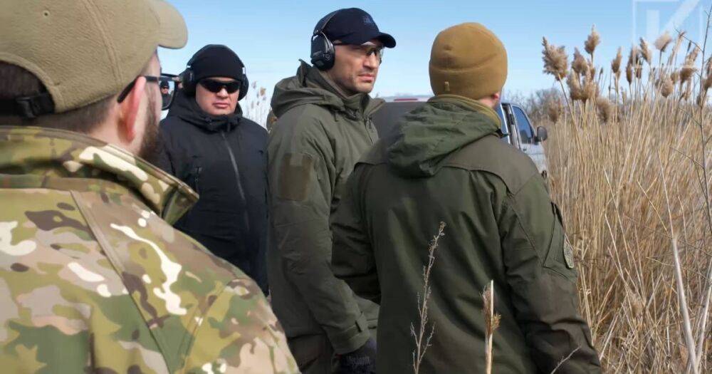 Владимир Кличко и "Украинская команда" привезли дроны 204-му батальону терробороны