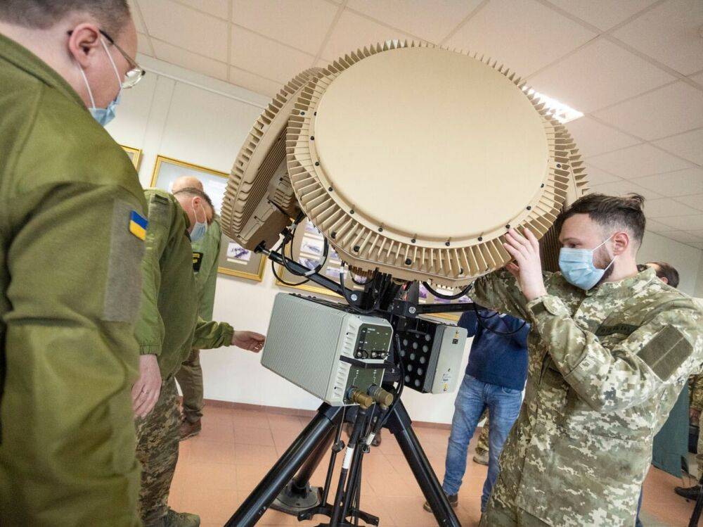 В Литве украинские военные начали обучение использованию радаров, которые могут заметить пули снайпера