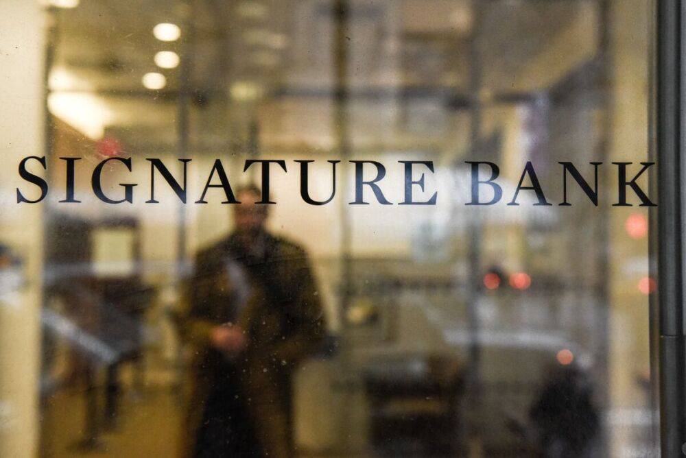 Bloomberg узнал о проверке в США банка Signature перед закрытием