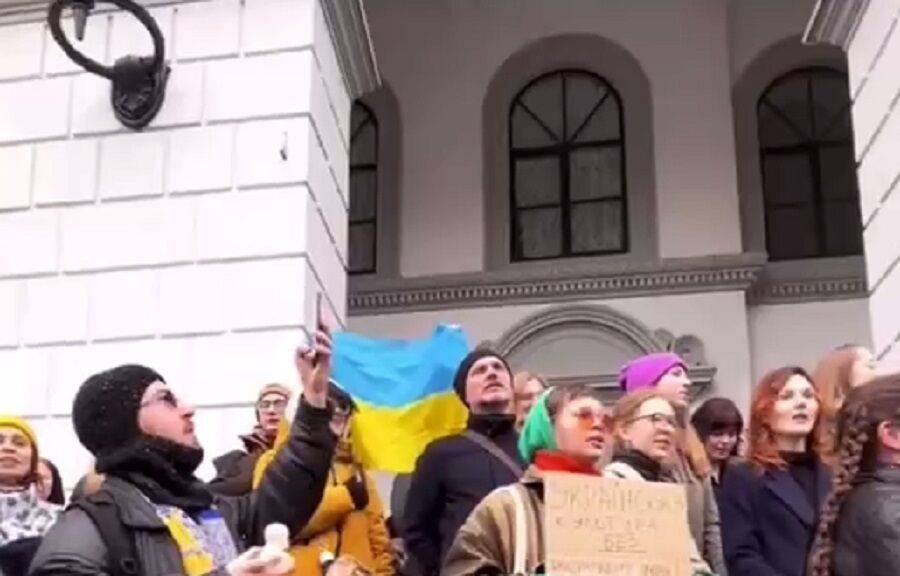 "Стыд!": в центре Киева бунт, кадры и подробности происходящего прямо сейчас