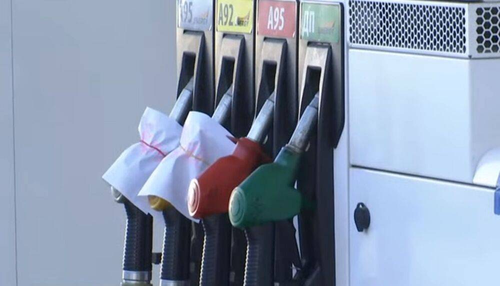 Водители в восторге: цены на бензин и дизель в Украине продолжают падать – сколько стоит литр