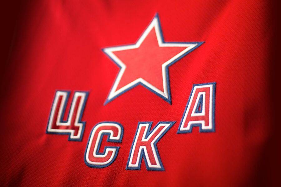 Как ЦСКА обыграл "Локомотив" и вышел вперёд в серии в видеообзоре матча КХЛ
