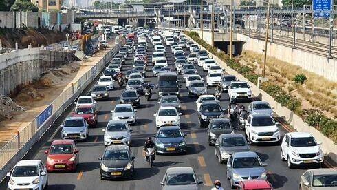Минфин Израиля требует утвердить налог на дорожные пробки